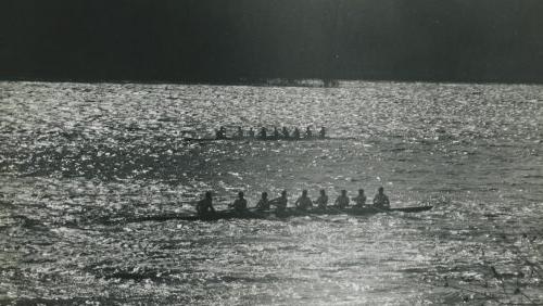 两支赛艇队在水上划船，信誉最好的网投十大平台，哈特福德，康涅狄格州[田径]